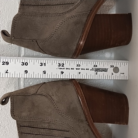 Nine West 7.5 Med Grey Vegan Suede Bootie Ankle Boot - Picture 7 of 16